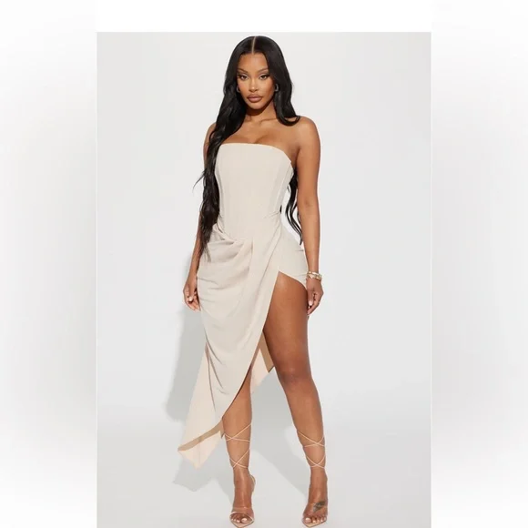 Fashion Nova Dresses Bnwt Fashion Nova Cream Corset Dress